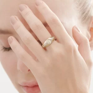 טבעת זהב אצילי ויהלומים PRISMAS קטנה