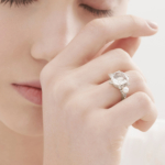 טבעת GRAVITY בזהב אצילי, קריסטל, יהלומים ופנינה