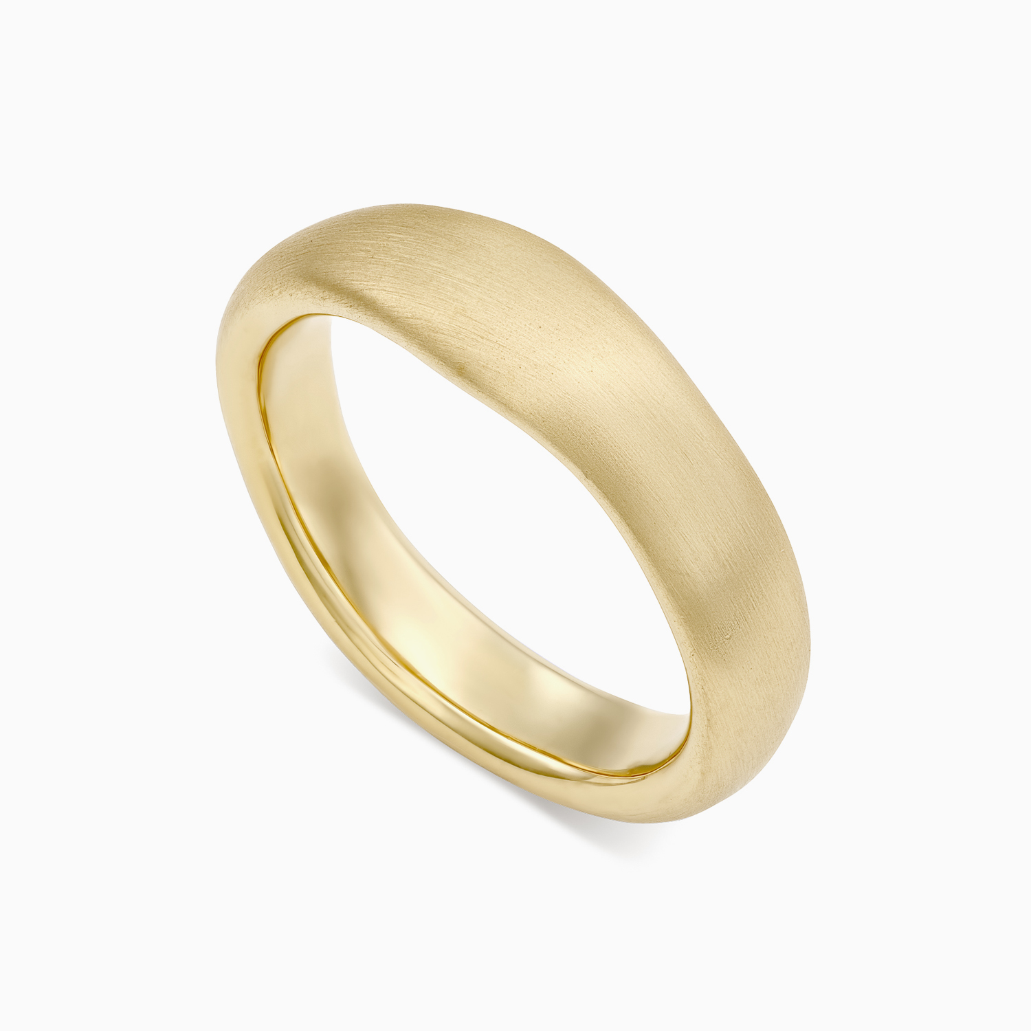 טבעת נישואין א-סימטרית רחבה בזהב צהוב
