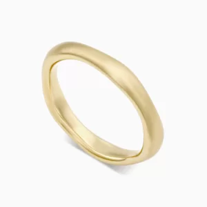 טבעת נישואין א-סימטרית בזהב צהוב