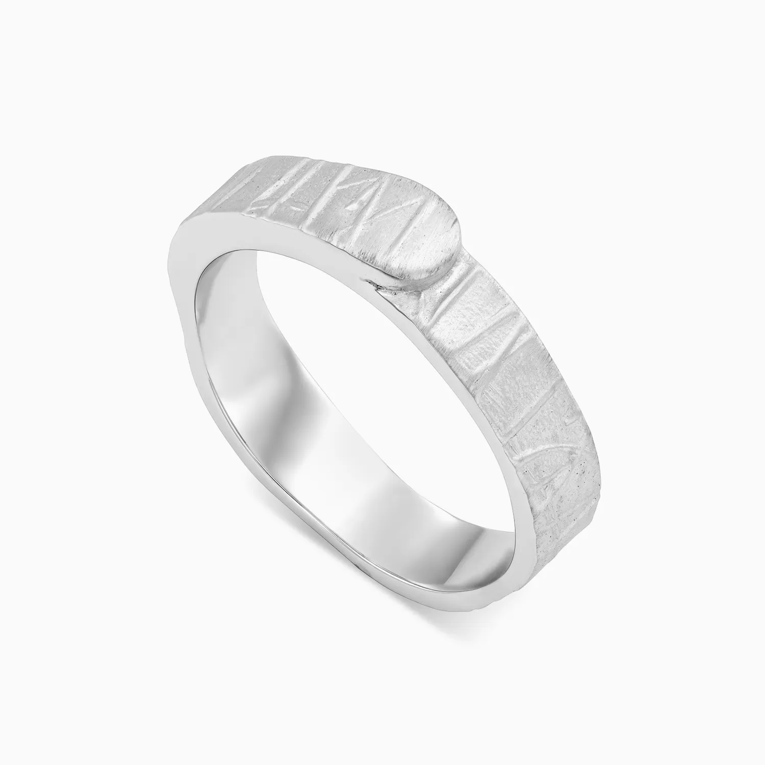 טבעת נישואין זהב לבן בעיטור קווים א-סימטריים